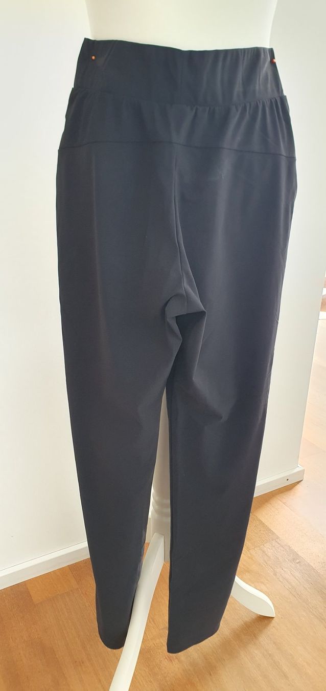 Ina Kess Pantaloni: Hose Ina Kess Grösse 32/34 – Usato da Stansstad venduto da InStyle8 4