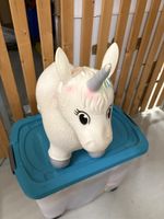Spielzeug Einhorn weiss mit blauem Sitz guter Zustand