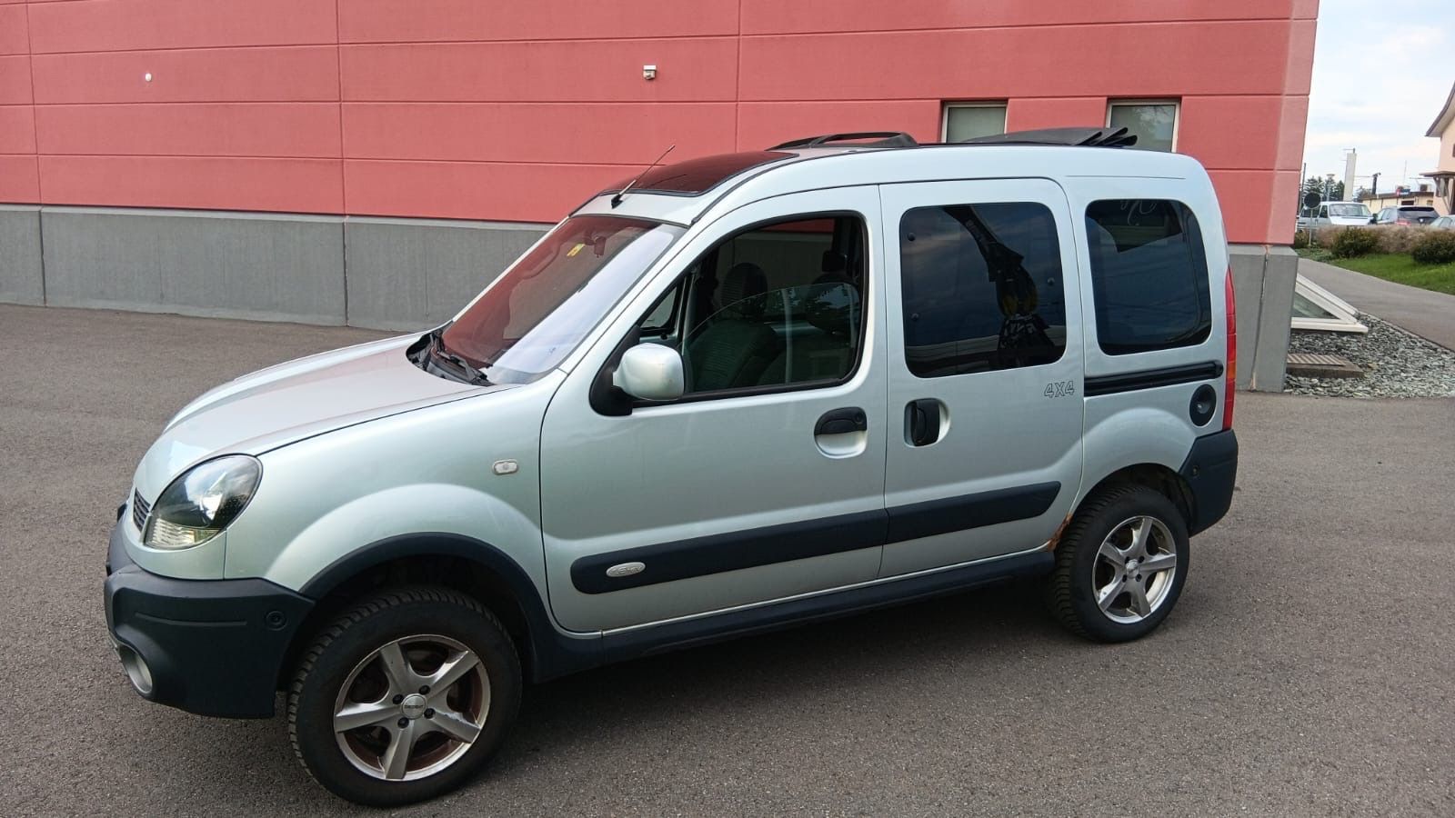 Renault Automobili: RENAULT Kangoo 1.6 16V 4x4 – Usato da Rebstein venduto da TonyRasta-Autohandel 1