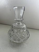 Charmant petit flacon en cristal