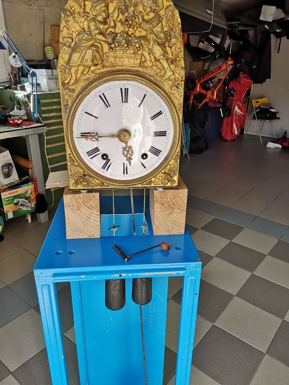 Ancienne belle comtoise avec 2 petits vignerons voir photos Kaufen