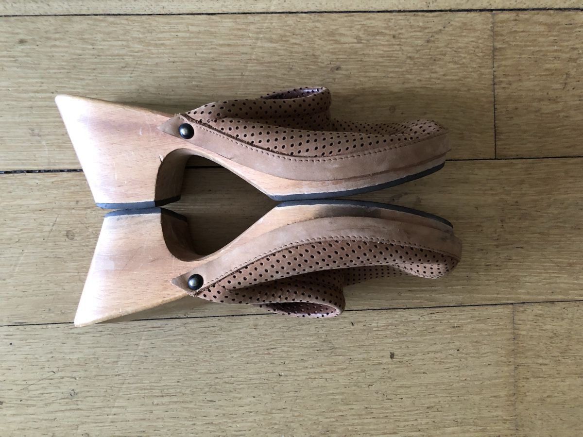 Scarpe da donna: Holzclogs Echtleder Cognacfarbene ca. Gr. 39.5 – Usato da Bern venduto da Etzy 4