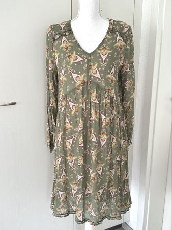 Kleid von NILE, Gr. S. Neu. 100%  Viskose.  Midi Kleid.