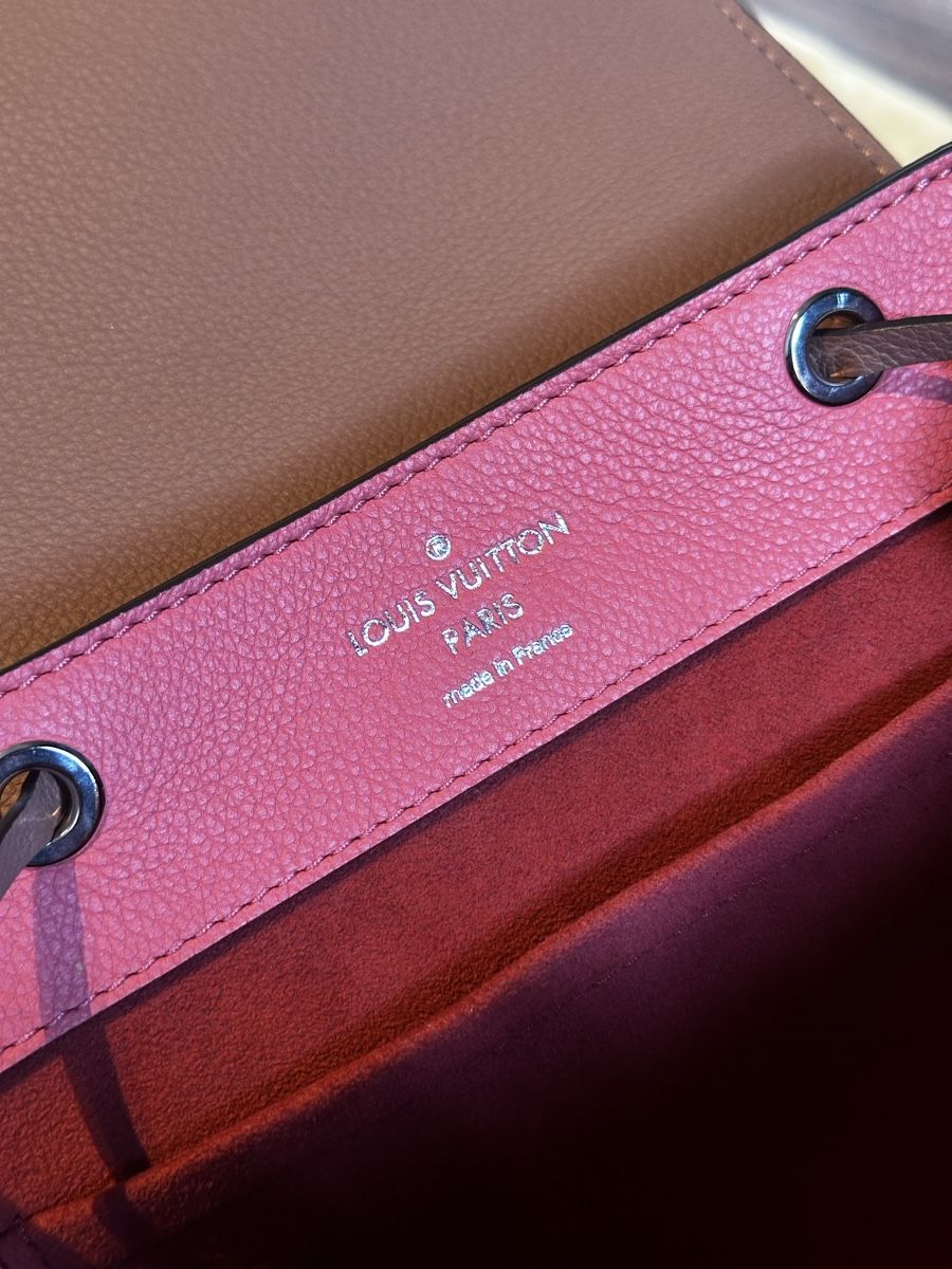 Louis Vuitton Sacs à dos: Louis Vuitton Rucksack LockMe, Leder, Neu! – Neuf avec emballage d'origine à Luzern par kim221080 9