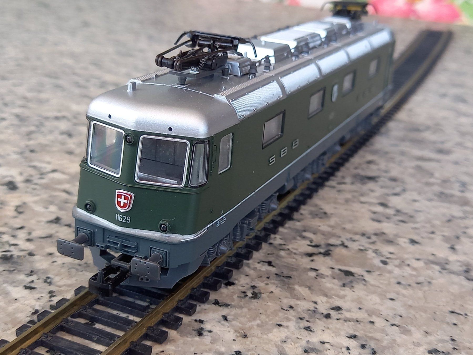 Lima Modelleisenbahnen: LIMA Re 6/6 Interlaken HO/DC – Gebraucht aus Stans von Riesta 1