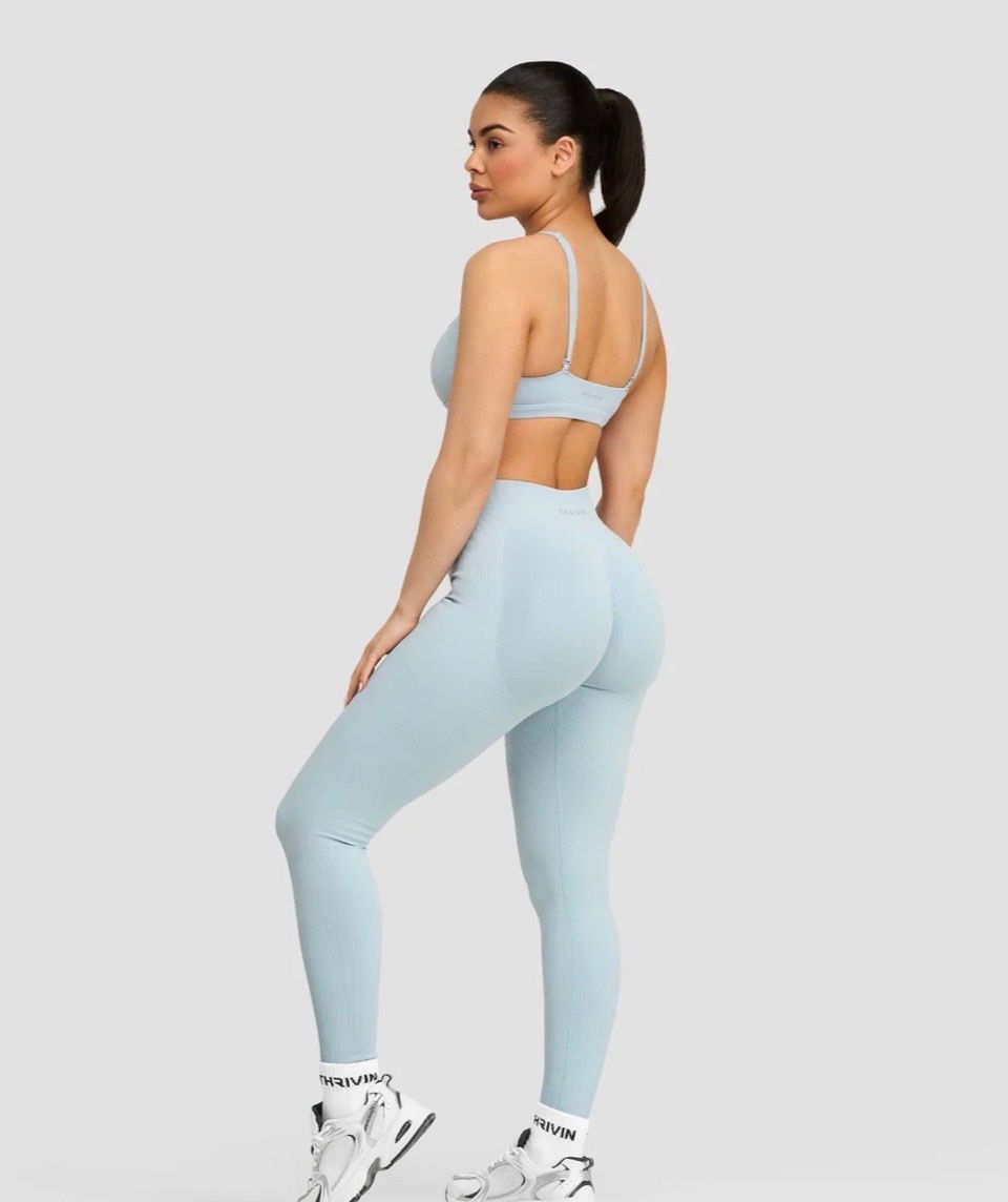 Leggings: Damen Trainingshose Bootcut Flared Grösse S neu – Neuf avec emballage d'origine à Zürich par con_kc7f 3