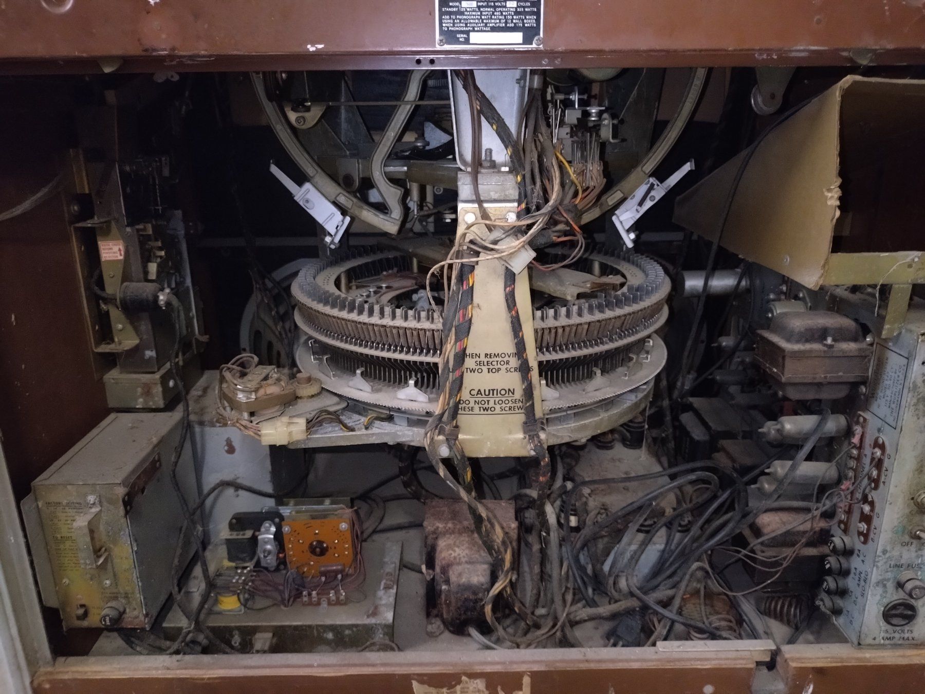 Wurlitzer Musiktruhen: Wurlitzer 2600 – Gebraucht aus Nuglar von SwissJukebox 7