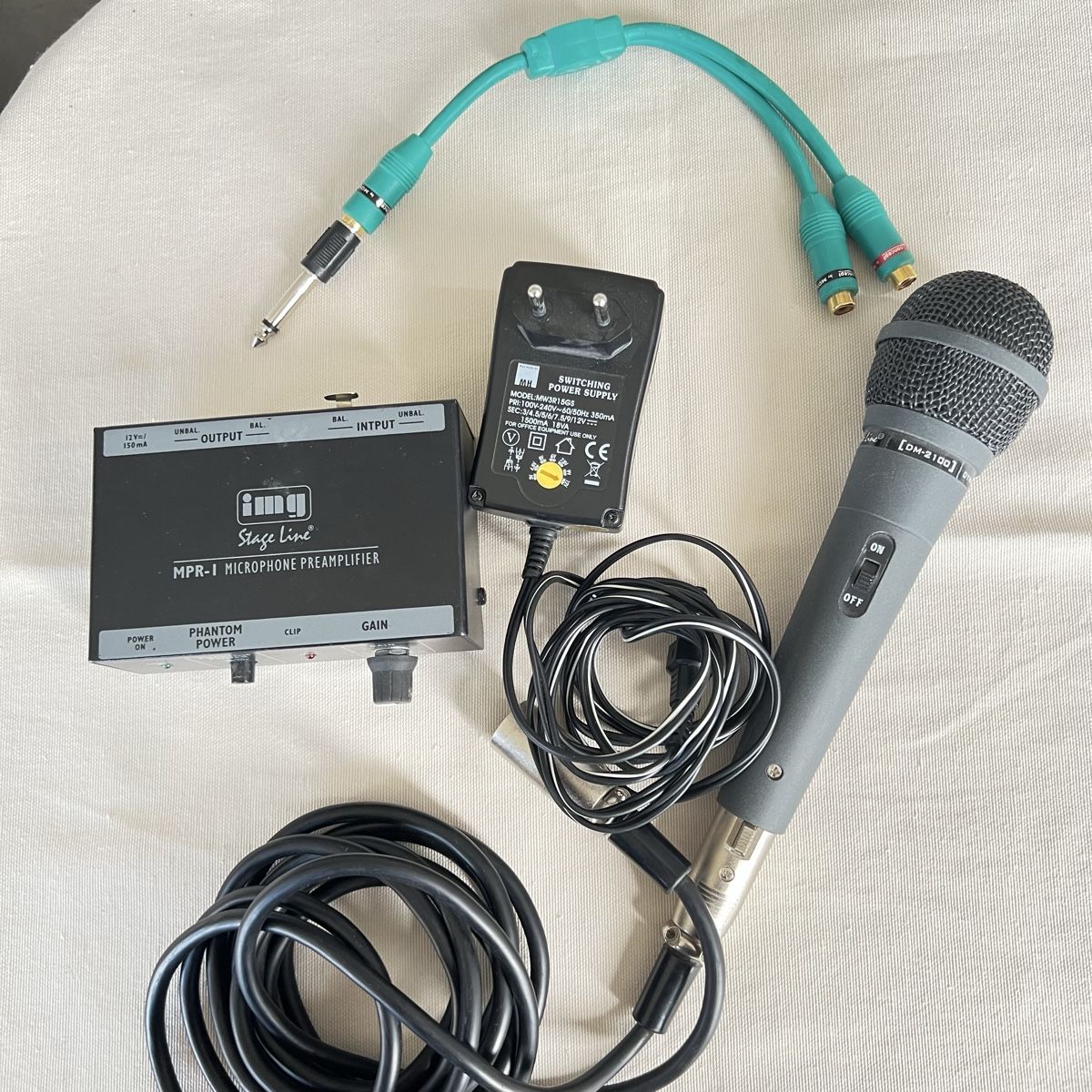 Microphones: Mikrofon, verstärker und netzadapter – D'occasion à Winterthur par Fredy972