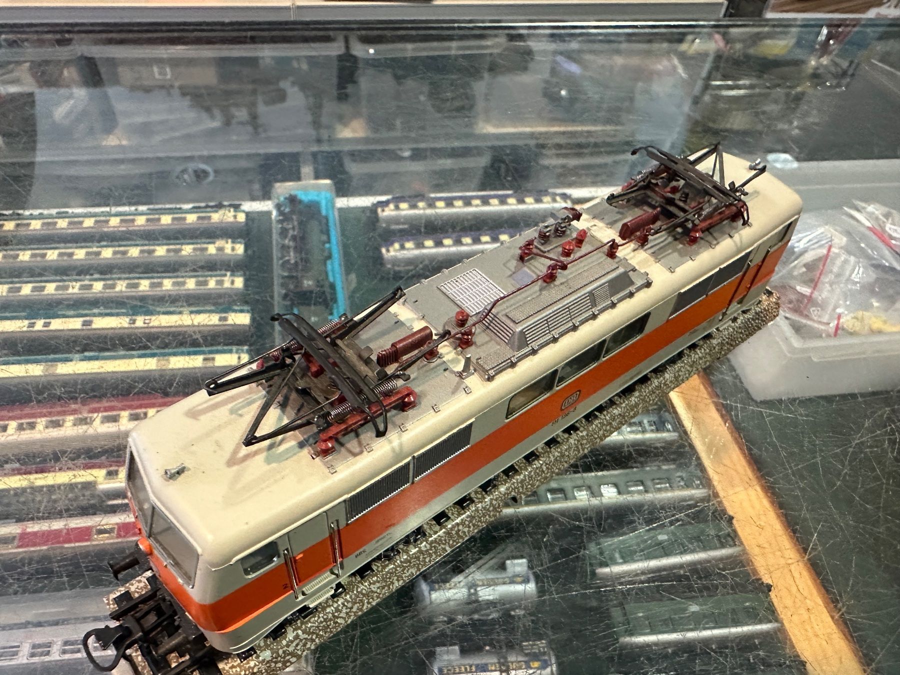 Märklin Modellini di ferrovie: Märklin 3155 Br 111 AC Analog DB Good Condition – Usato da Chiasso venduto da Carrara-Modellismo 7