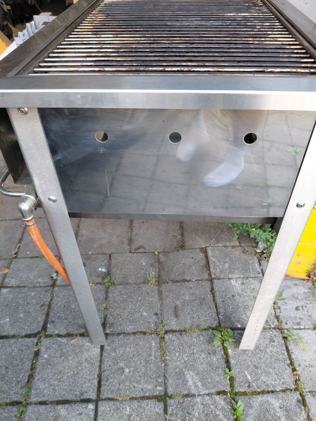 Griglie: Gas Grill Furor Grill beer – Usato da Gossau SG venduto da Zelte 5
