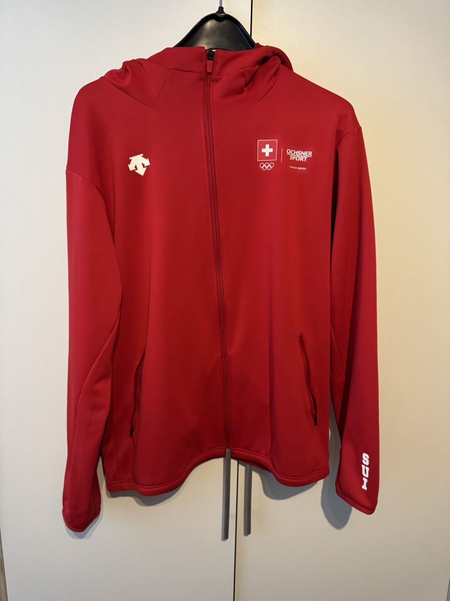 Pullover & Sweatshirts: Rote Descente Jacke, Olympia Team, Gr. L – Neu (gemäss Beschreibung) aus Niederwangen BE von Don_Miguel03