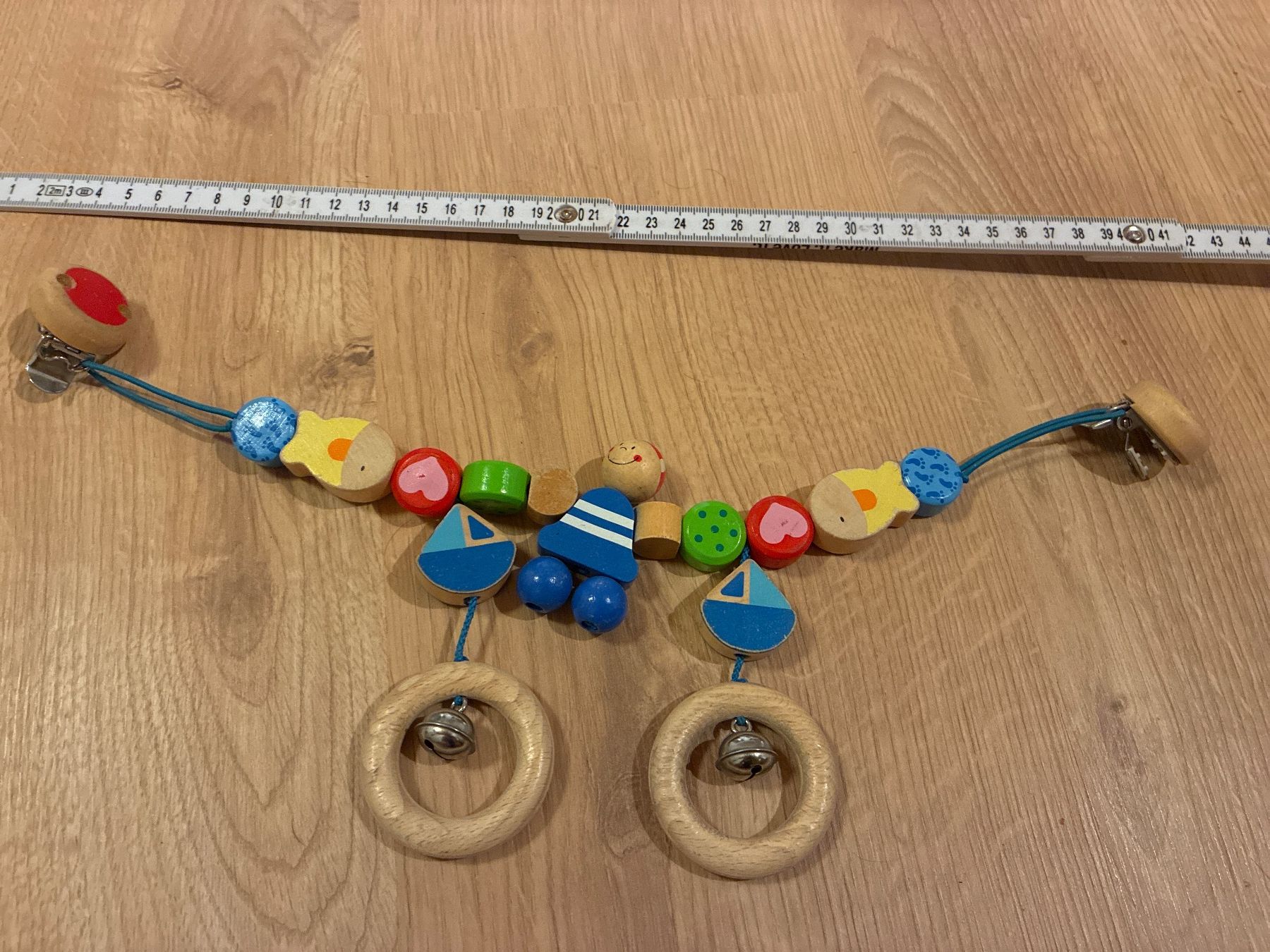 Giocattoli: Hübsche Kinderwagenkette aus Holz mit 2 Schellen – Usato da Eggenwil venduto da mic_b5l2