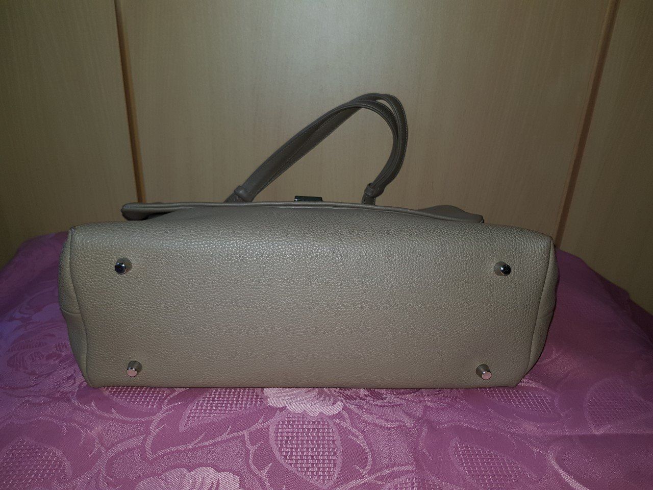 Borse da donna: Unützer Leder Handtasche – Usato da Basel venduto da chien008 6