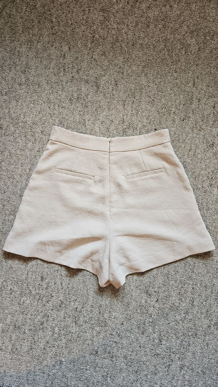 Kookai Pantaloni: Kookai Shorts in creme, Grösse 38 – Nuovo (secondo la descrizione) da Lippoldswilen venduto da topmodel62 1