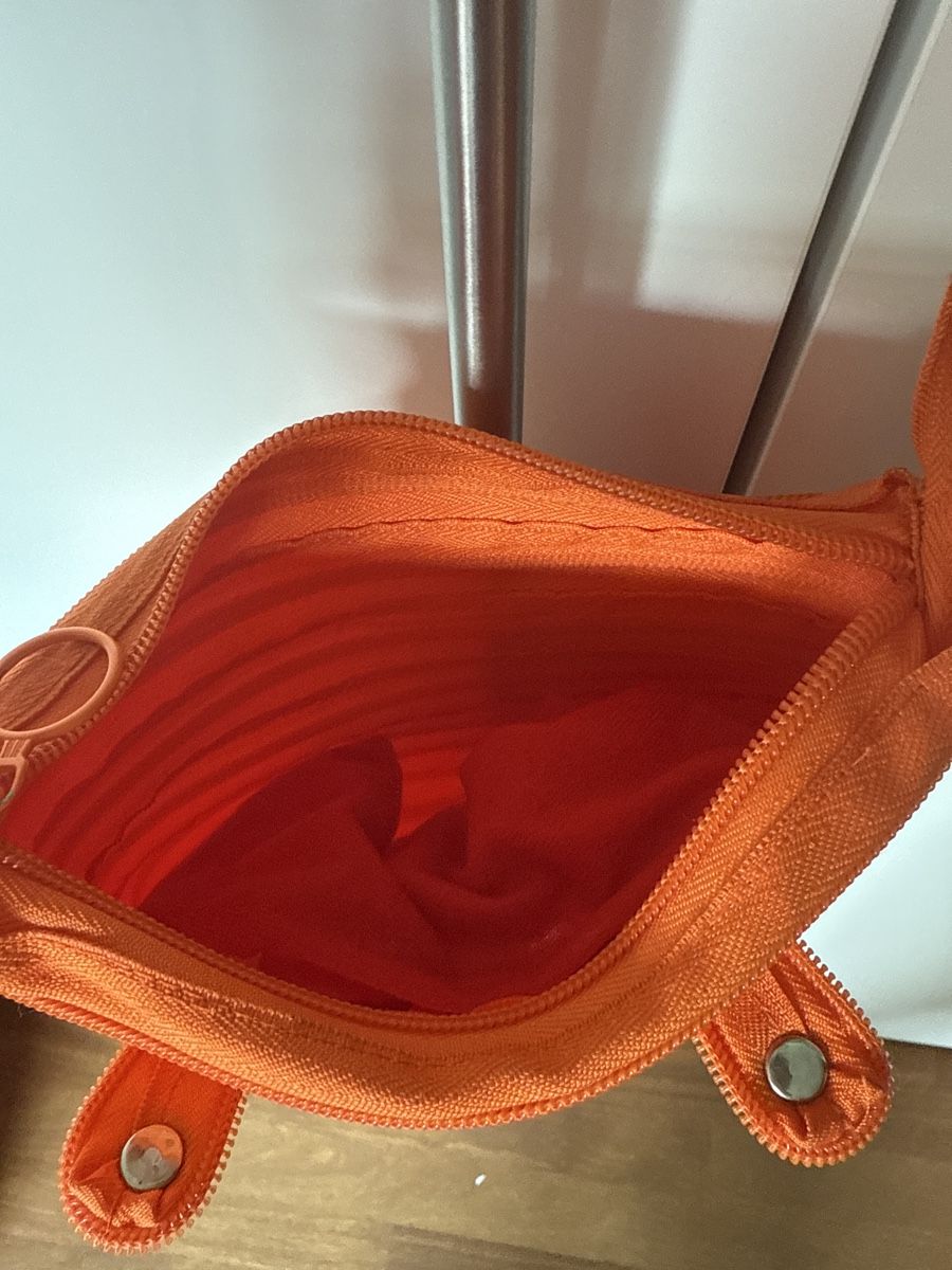 Kindertaschen: Orange Umhängetasche mit Augen – Gebraucht aus St. Niklausen LU von car_2562 4