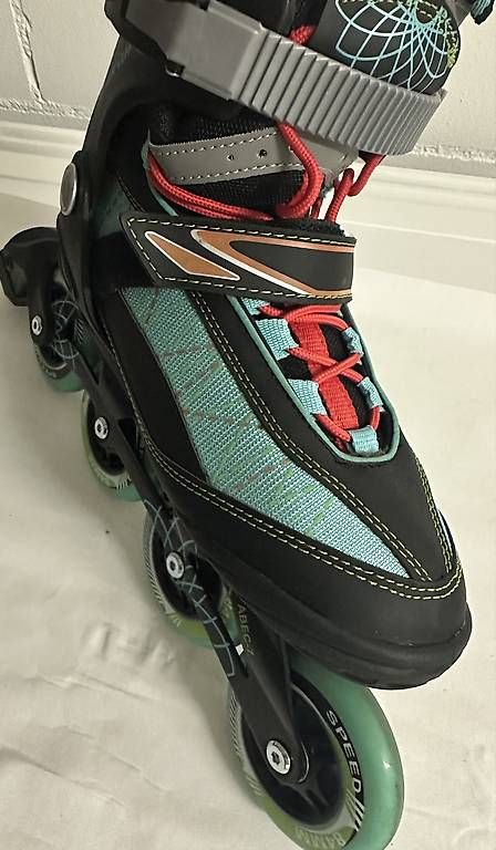 Pattini in linea & Pattini a rotelle: Rollerskate / inline skates 37/38 mit ersatz Bremse – Usato da Würenlingen venduto da iva_y2q7 2