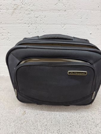 Rollkoffer Kappa schwarz mit Laptopfach gebrauchter Zustand