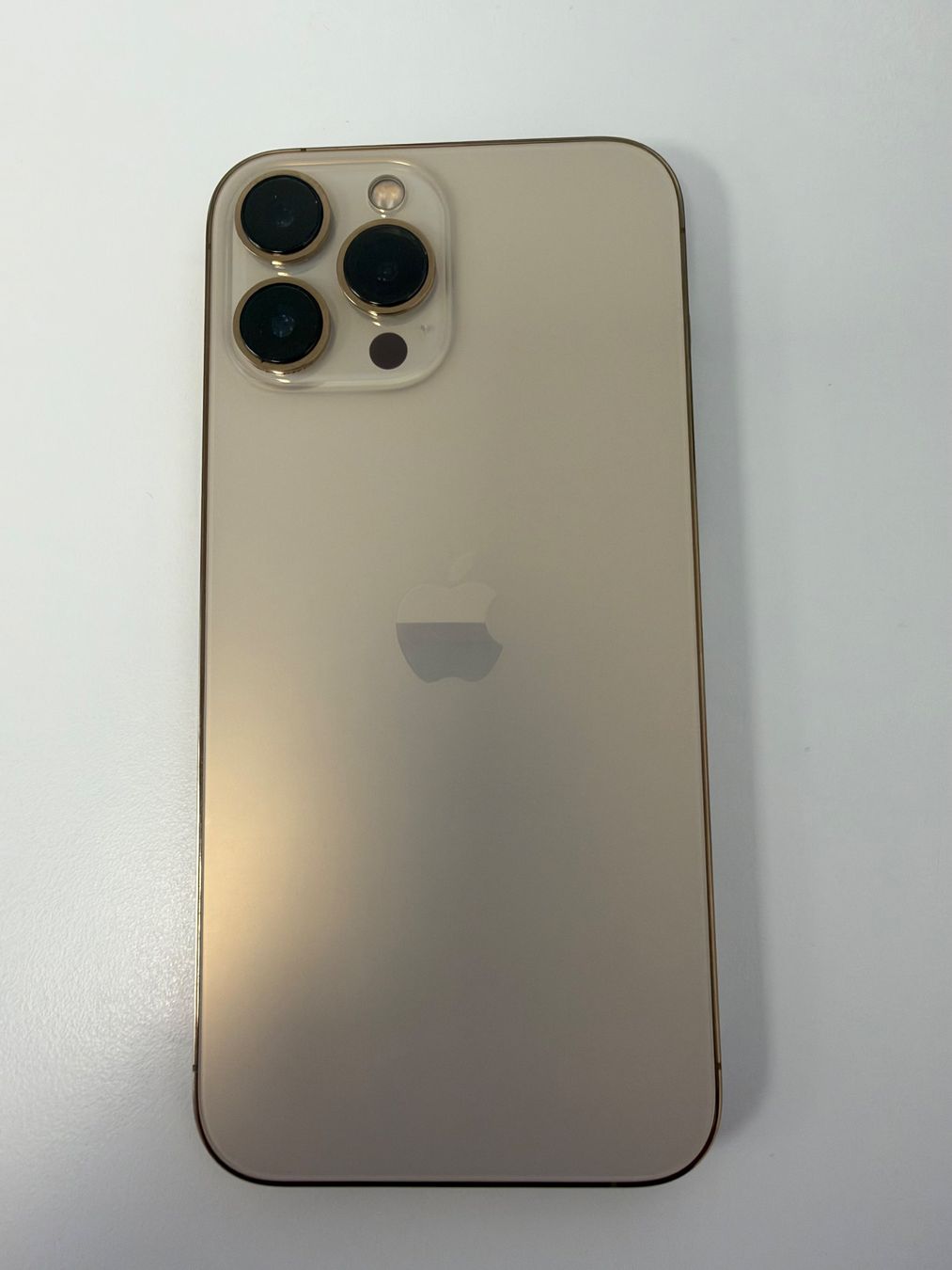 Apple Telefoni cellulari / Smartphones: iPhone 13 Pro Max Gold mit 1 TB Speicher – Usato da Ibach venduto da mskensington007 1