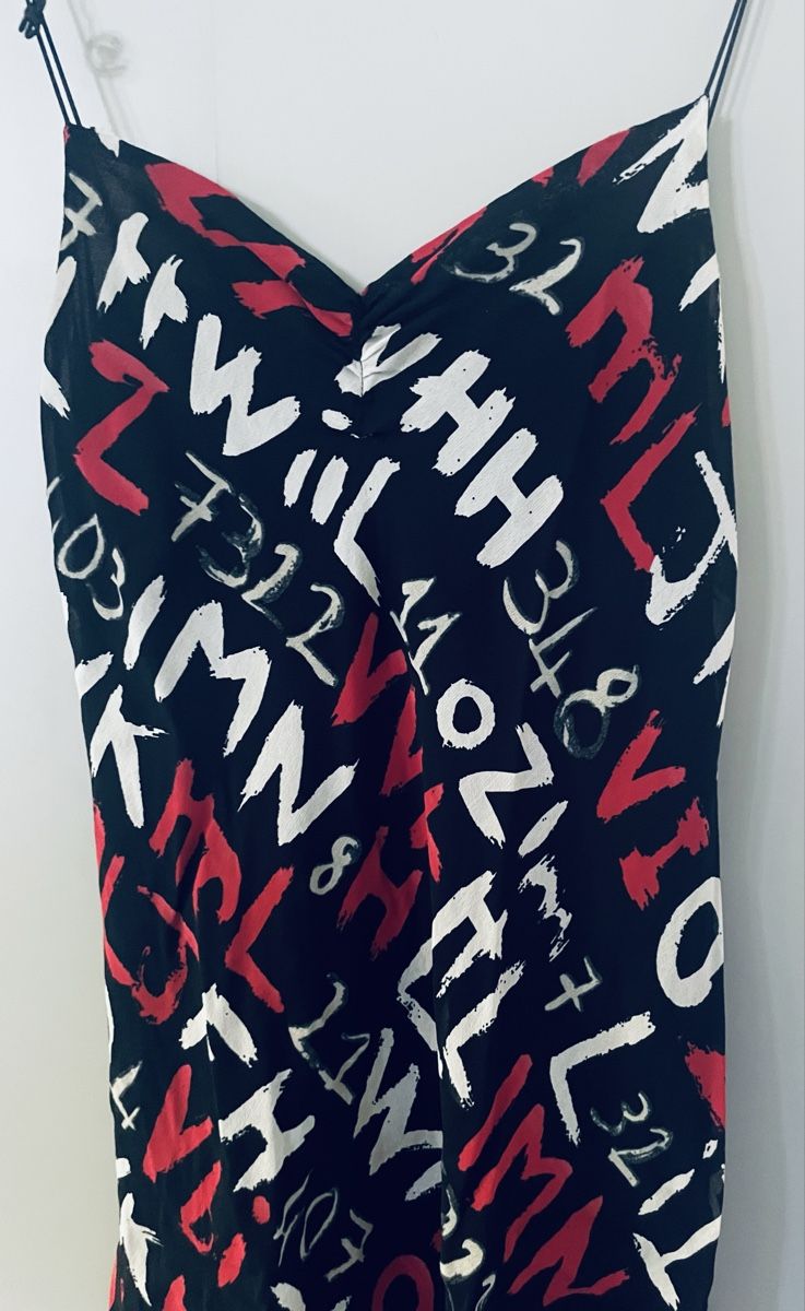 Vestiti: Kleid mit Buchstabenprint schwarz rot, neuwe – Nuovo (secondo la descrizione) da Au ZH venduto da Jaggy4 2