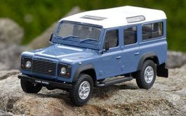 Land Rover Defender 110 Station Wagon 1990-2016 blau / weiss