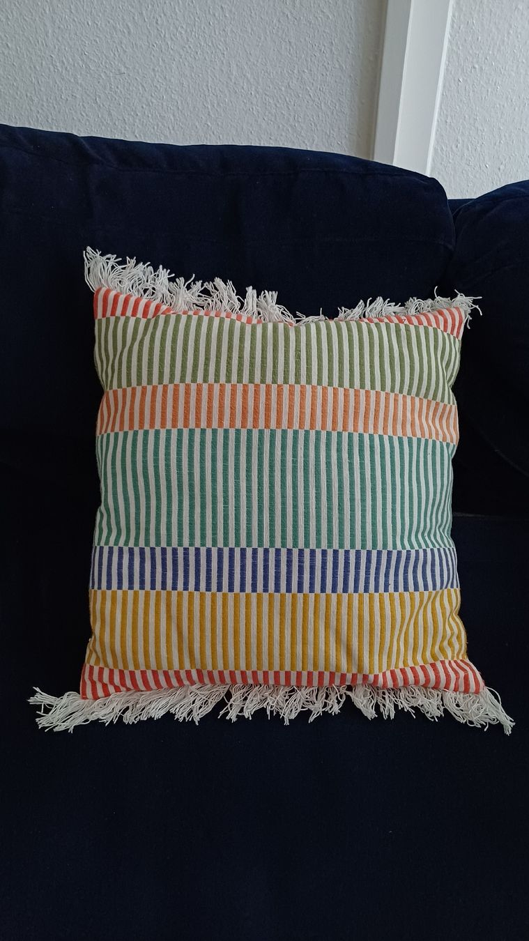 Maisons du monde Kissen: Coussin multicolore à franges – Gebraucht aus Genève von njia