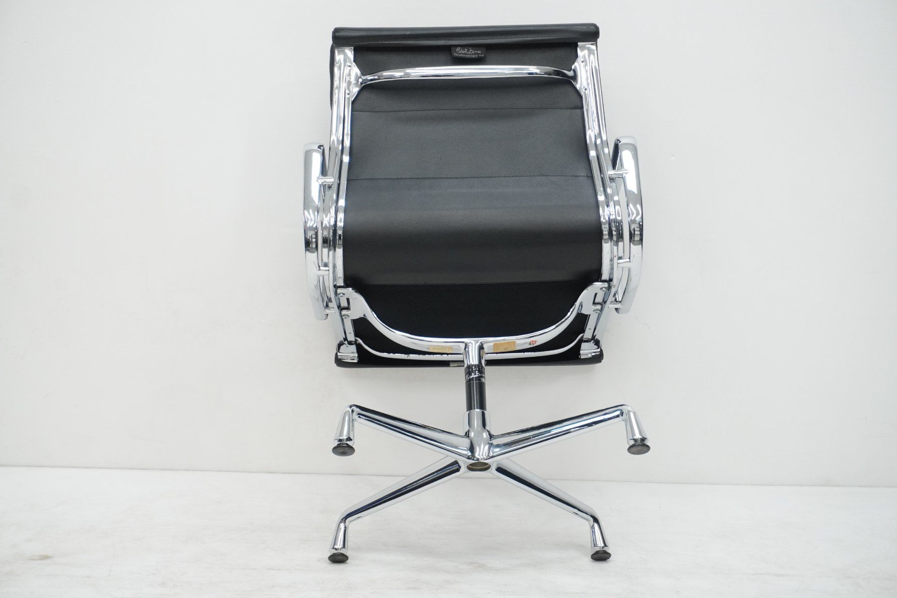 Vitra Sedie: Vitra Soft Pad EA207 Leder nero Designklassiker – Usato da Bad Zurzach venduto da QLASSIQ 5