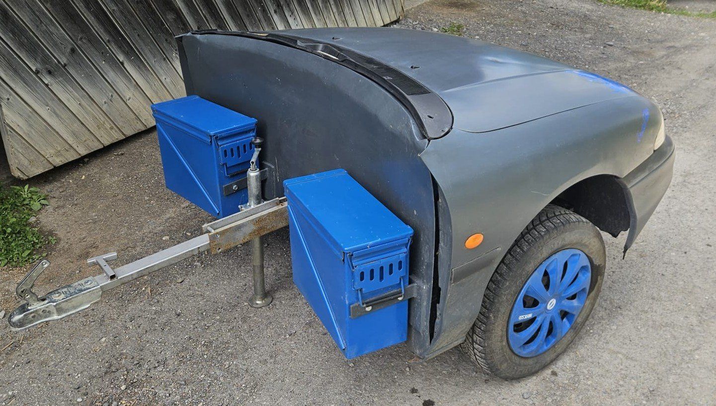 Accessori per altri veicoli: Grill aus Autofront (Eigenbau) – Usato da Oberiberg venduto da Jess6200 4