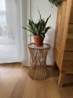 Boho Holzbeistelltisch mit Glasplatte