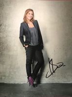Léa Salamé Autogramm signiert Foto 20x25cm