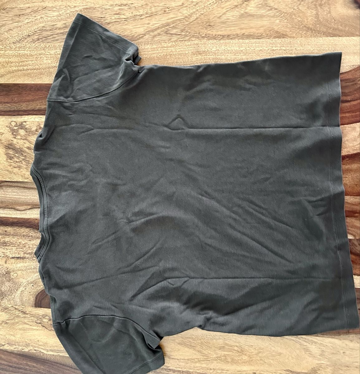 Massimo Dutti T-shirt: Dunkelbraunes Massimo Dutti T-Shirt – Usato da Zürich venduto da ann_5b6d 2