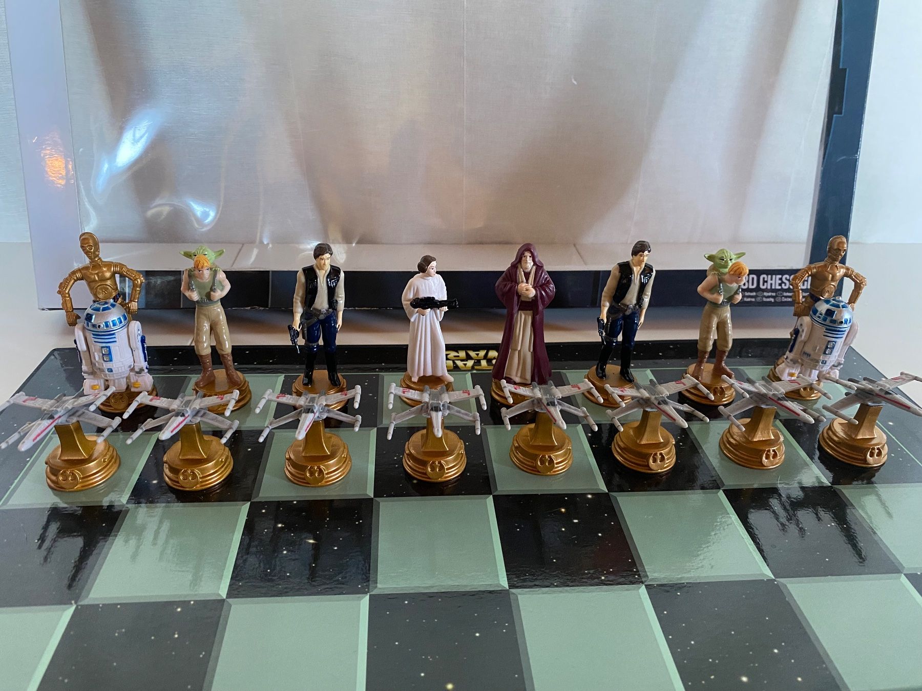 Giochi: Jeu d'echec 'STAR WARS' – Usato da St-Prex venduto da Okoala 3