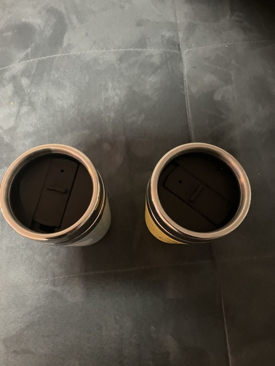 Contenitori & Simili: 2 Kaffeebecher to go neuwertig, – Usato da Ennetaach venduto da Ustraessle 1
