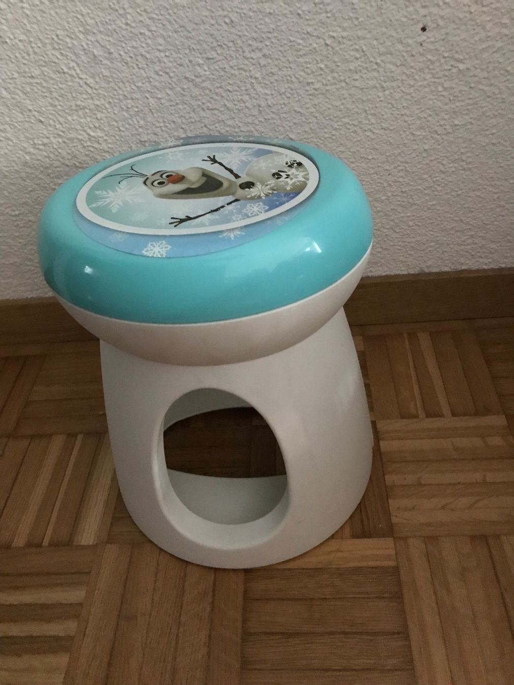 Schminktische: Kinder Schminktisch Frozen Elsa mit Hocker – Gebraucht aus Emmenbrücke von Hathor123 5