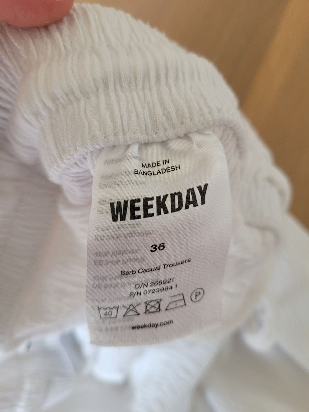 Weekday Pantaloni: WEEKDAY Barb Casual Trousers, Grösse 36 – Usato da Zürich venduto da cas_h8ty 2