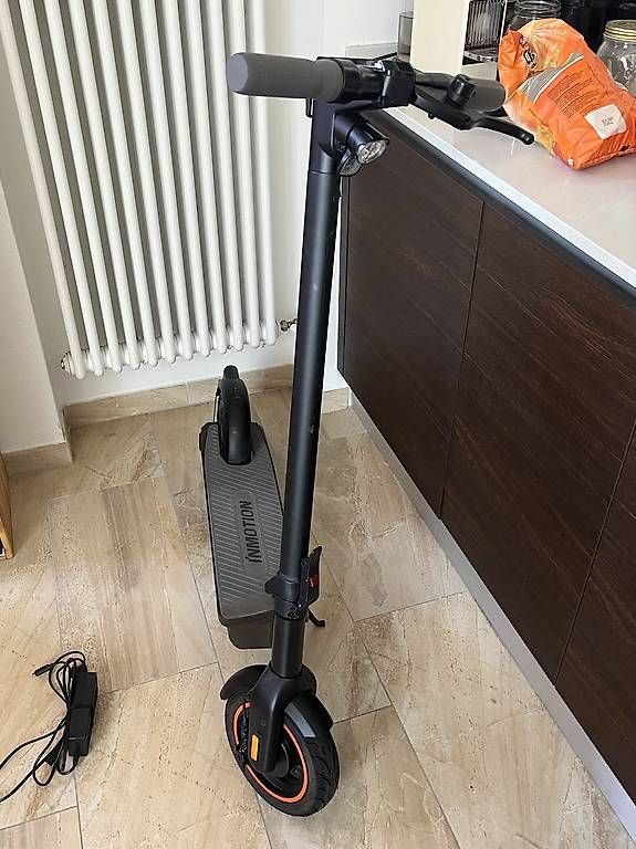 Kickboard: Monopattino elettrico  – Usato da Lugano venduto da ais_7cdw