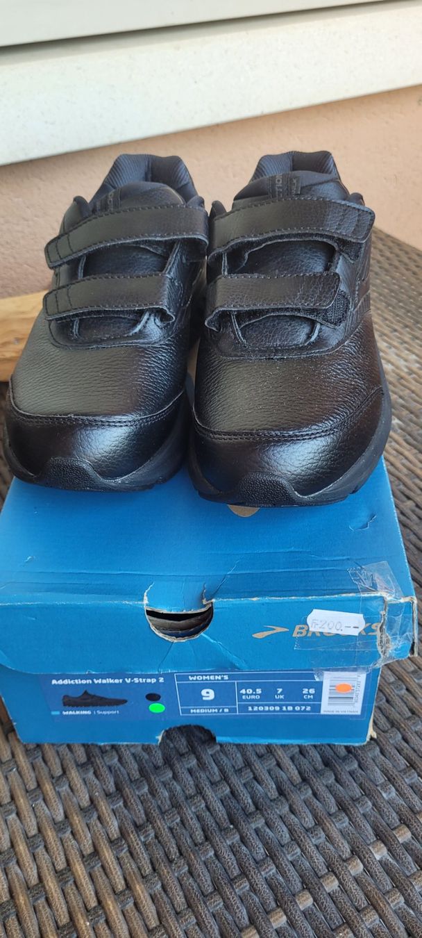 Brooks Scarpe da uomo: Brooks Addiction Walker V- Strap 2 neuves – Nuovo (secondo la descrizione) da Chéserex venduto da Bagounette