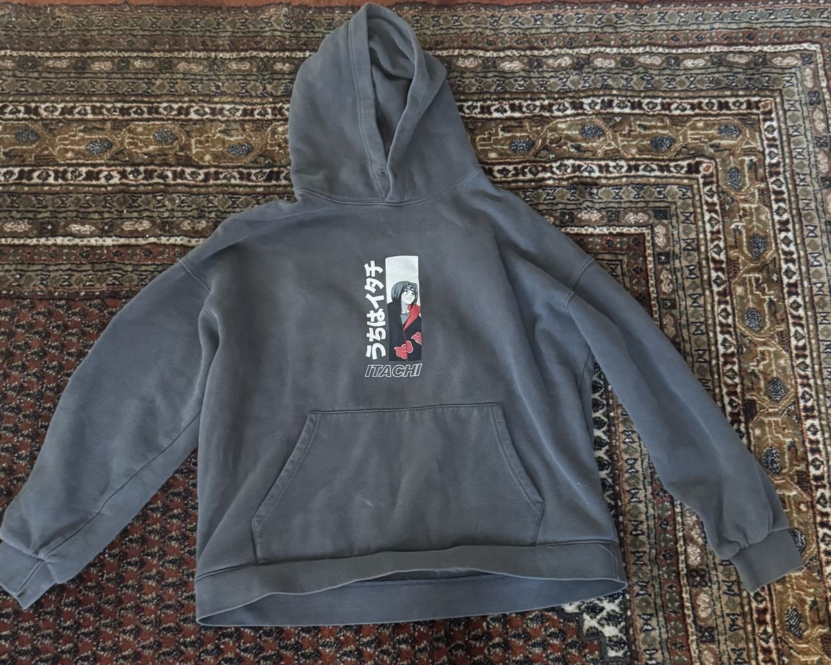 Maglioni & Felpe: Itachi hoodie – Usato da Rapperswil SG venduto da riy_f85n