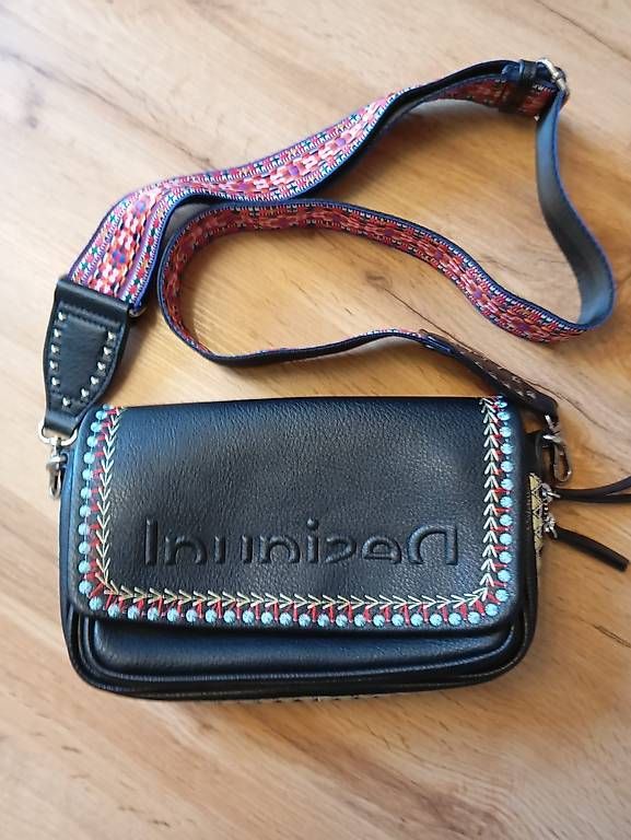 Sonstige Kleidung & Accessoires: Borsetta tracolla – Gebraucht aus Cresciano von xga_j8p2