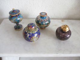 4 alte asiatische Töpfchen Miniaturen emaillierte Cloisonné