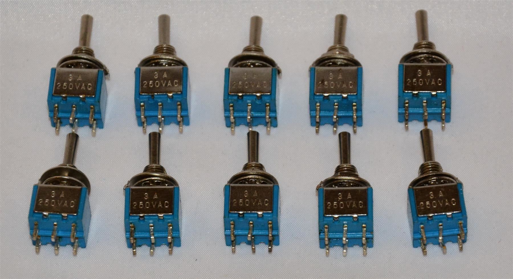 Interruttori: 10 Kippschalter 6 Pin EIN/AUS/EIN – Nuovo (secondo la descrizione) da Pfungen venduto da Famadm