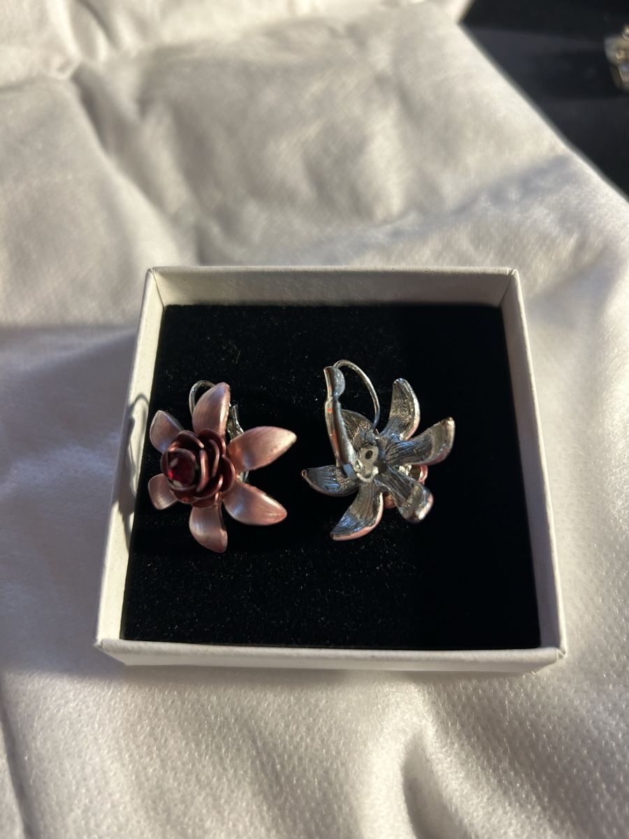 Orecchini pendenti & Orecchini a lobo: Suesse Ohrstecker, Blumen Design – Usato da Erlinsbach venduto da Lilla2 1
