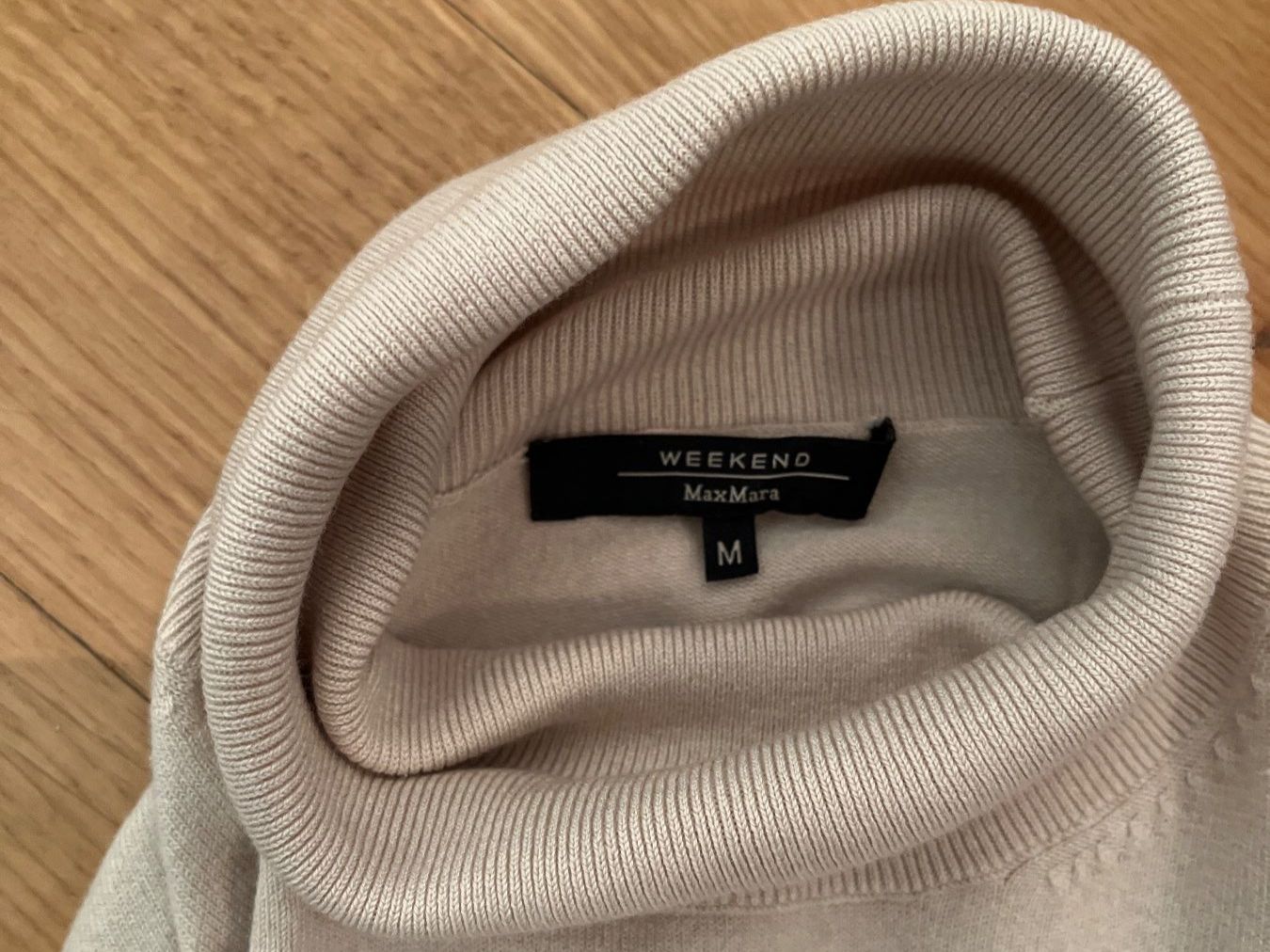Max Mara Maglioni & Felpe: Weekend MaxMara Rollkragenpullover beige Grösse M gebraucht – Usato da Basel venduto da Corinna58 2