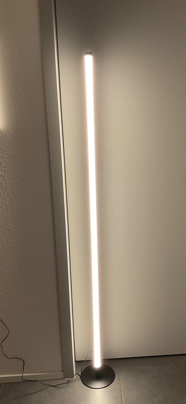 Lampade: Dimmbare Stehleuchte – Usato da Hünenberg See venduto da Sarmar 1
