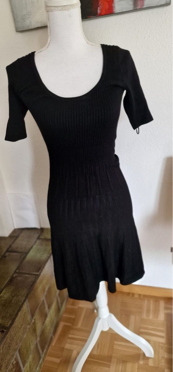 Guess Robes: Schickes GUESS Strickkleid, Grösse S – D'occasion à St. Gallen par mania03 2