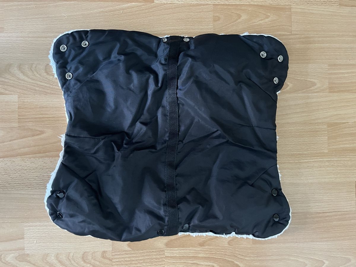 Kinderwagen: Schwarze Kinderwagen-Handschuhe – Gebraucht aus Zürich von jmg_8005 1