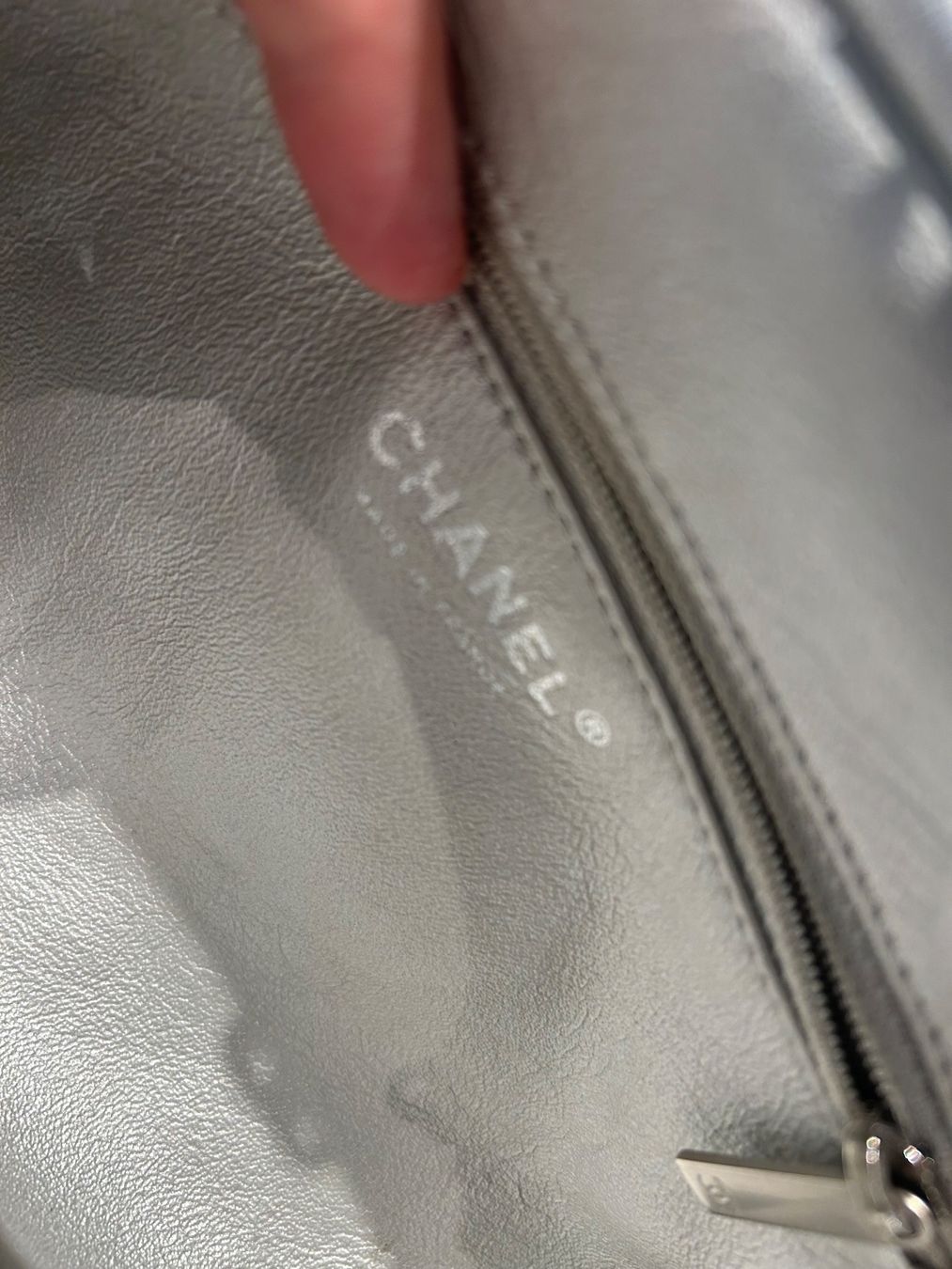 Chanel Taschen für Damen: Chanel silver timeless classic clutch – Gebraucht aus Rüschlikon von Tey_sl 6