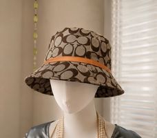 Coach Signature Bucket Hat – Braun/Khaki Monogramm
