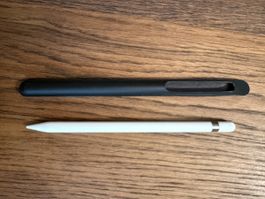 Apple Pencil 1. Gen mit Huelle guter Zustand