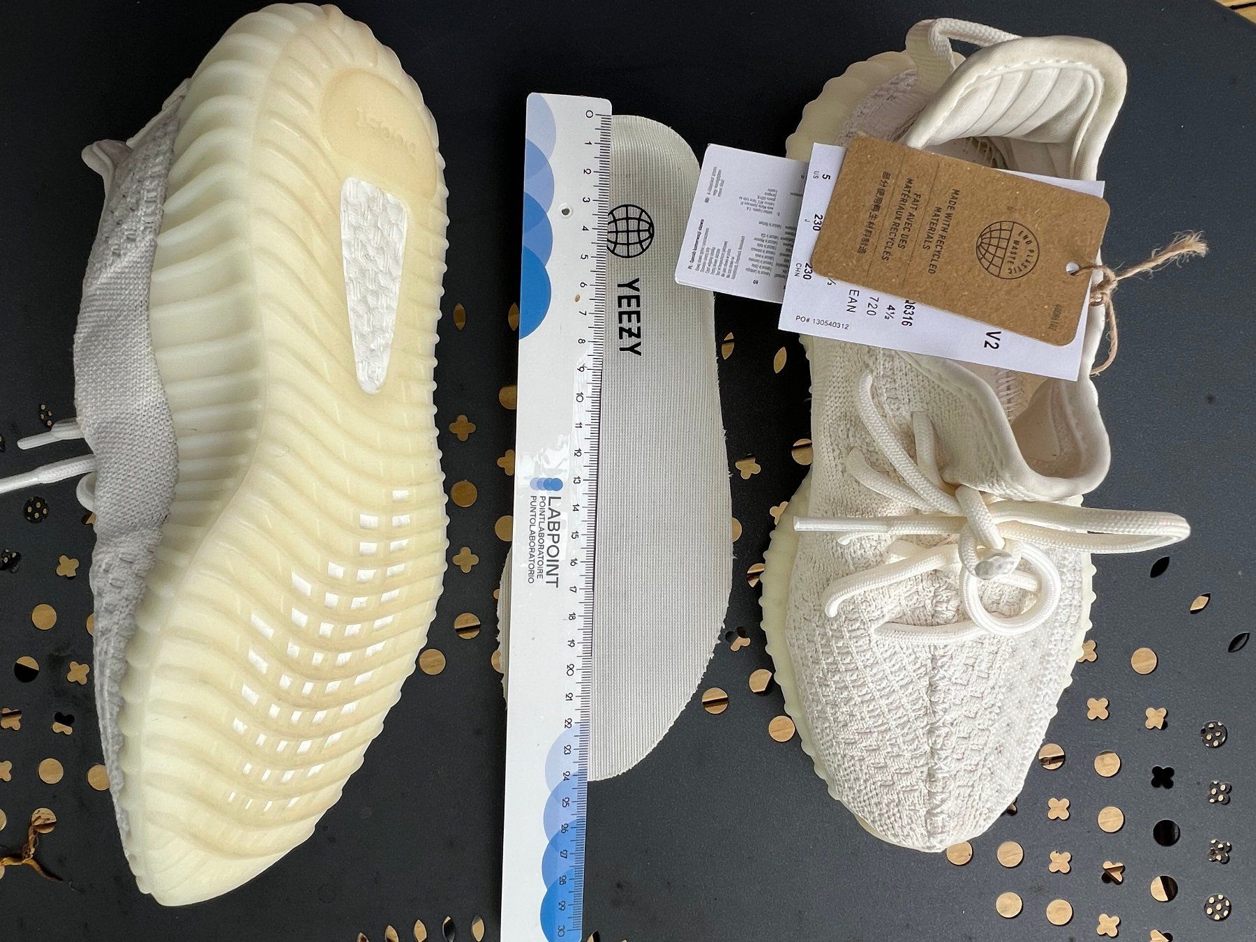 Adidas Scarpe da uomo: Adidas Yeezy Boost 350 V2, Grösse 37 – Nuovo (secondo la descrizione) da Oberhofen Thun'see venduto da masterregula 2