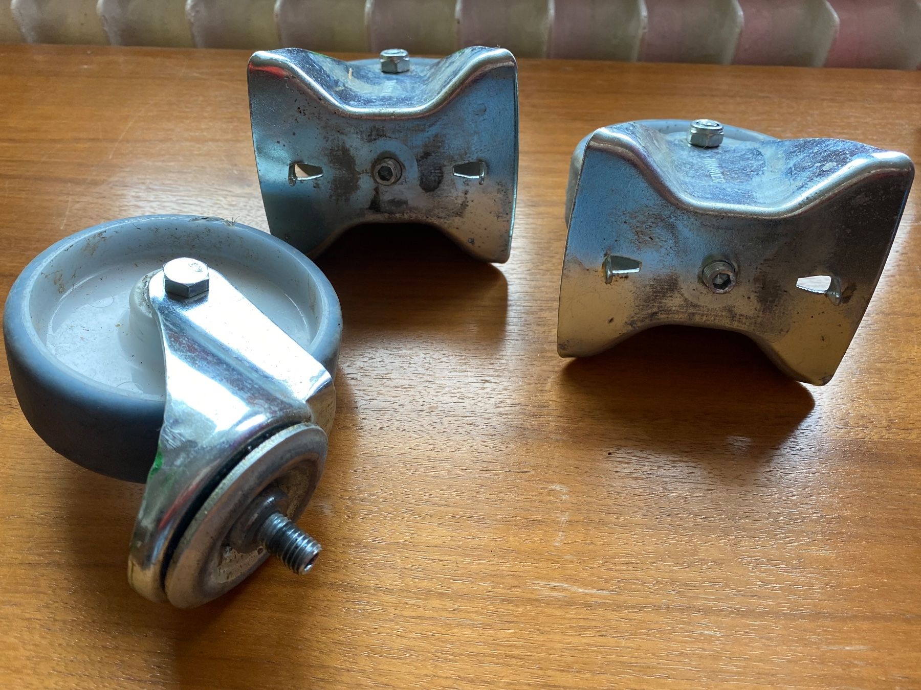 Sonstiges zum Lager & Transport: 3 Wagner Möbelrollen Lenkrollen 10 cm Durchmesser – Gebraucht aus Zürich von ann_9fv5 1